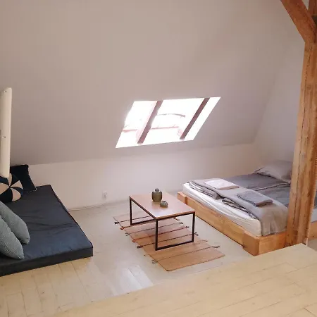 Otel Pod Sosnami