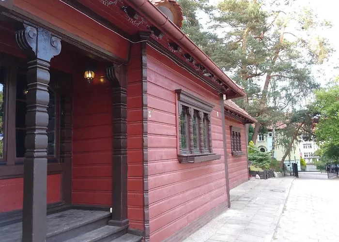 Pod Sosnami 酒店 *